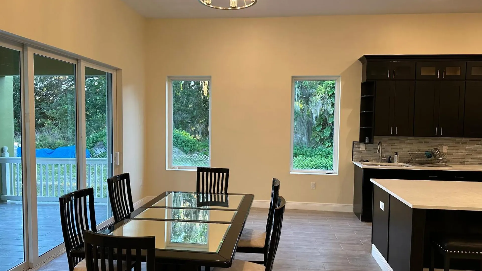 River Palace Tampa Homestay